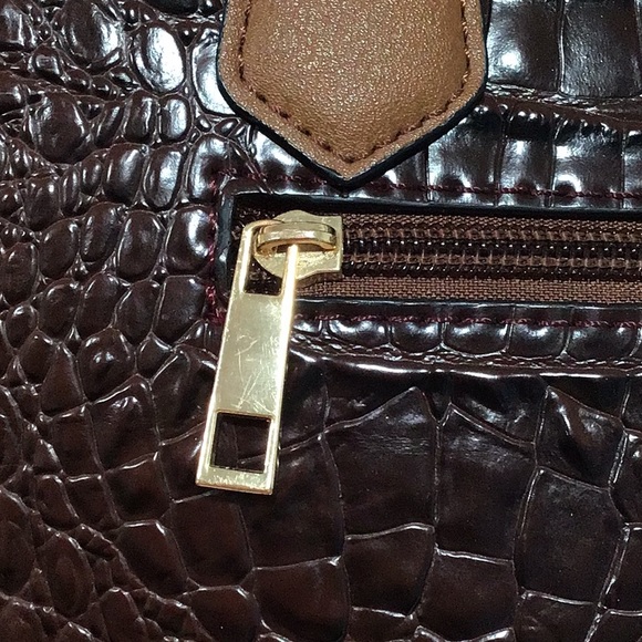 MFK Collection Sophie Crocodile Embossed Tote/Crossbody by Mia K., Vegan Leather - Picture 9 of 13